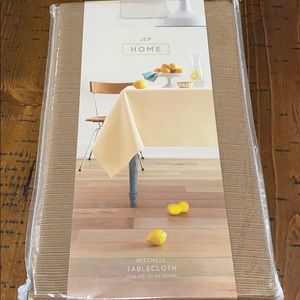 JC Penney Home round table cloth